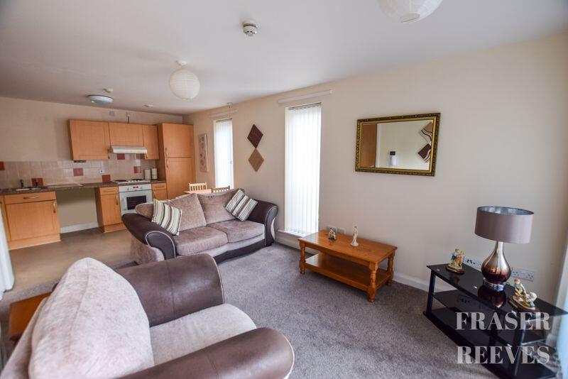 OPEN PLAN LIVING AREA / KITCHEN