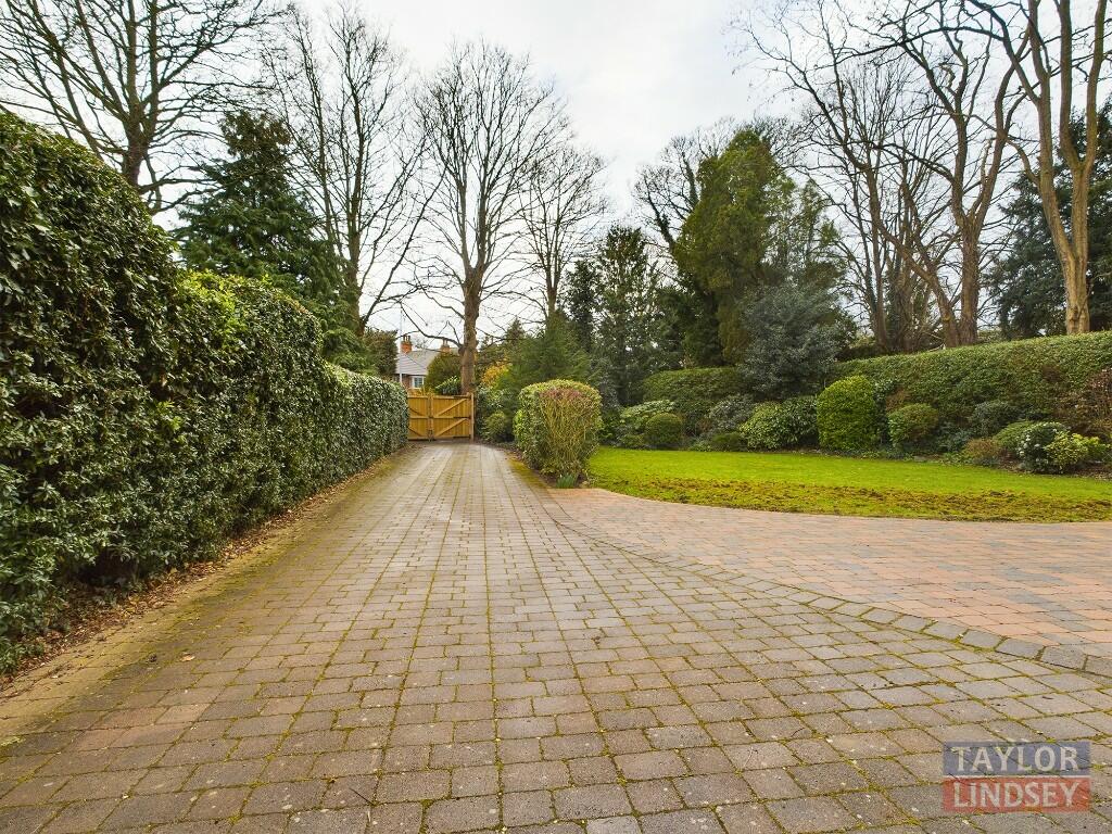 Driveway/Gate