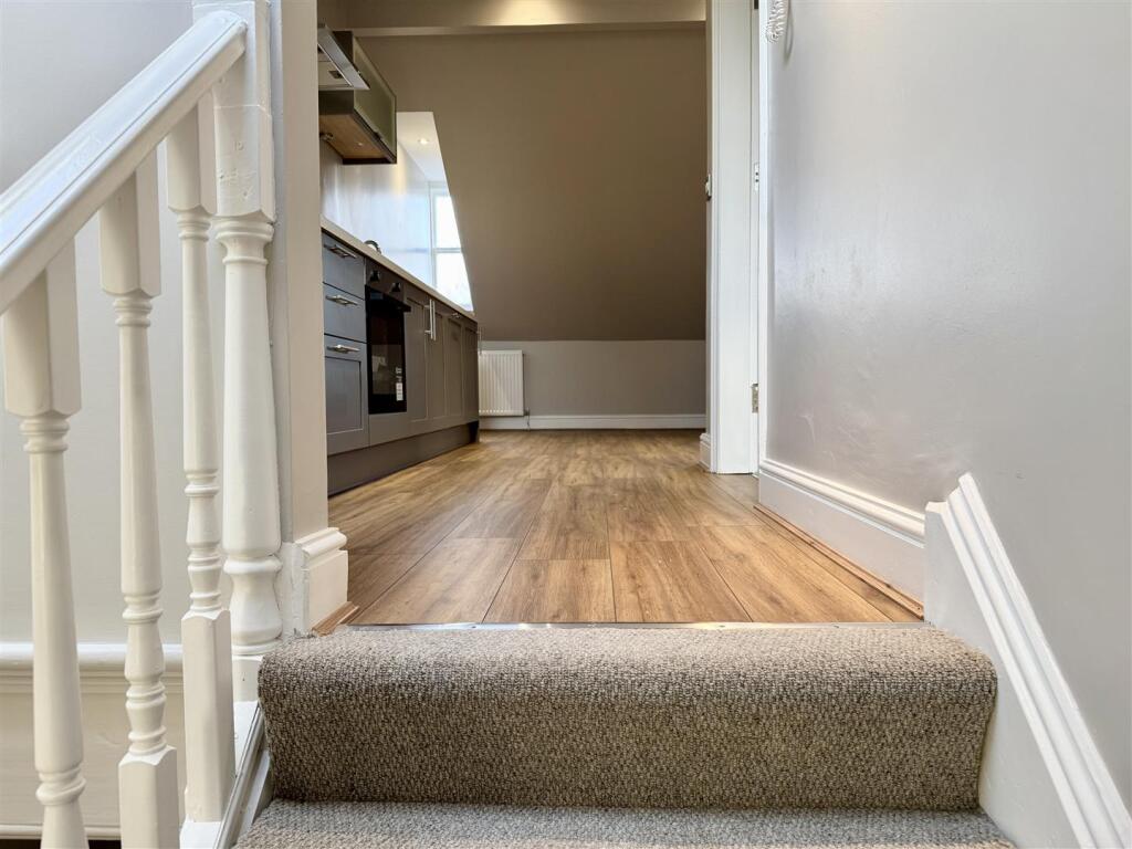 Lounge/dining/kitchen