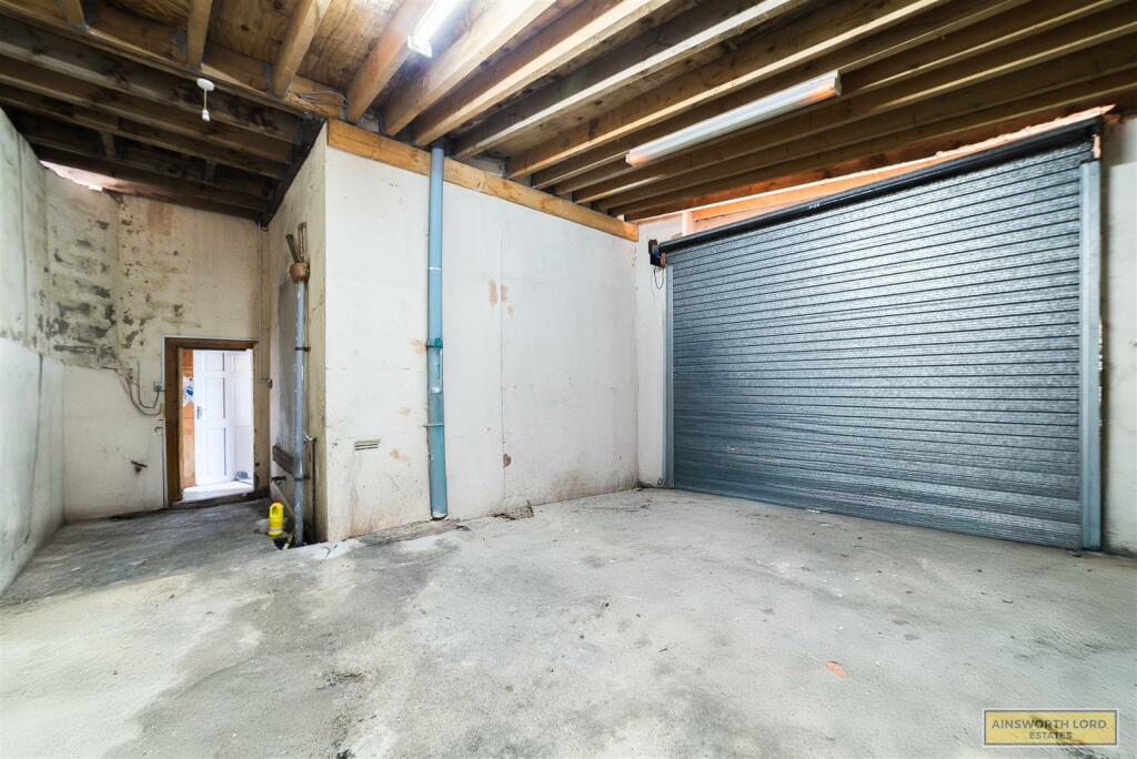 GARAGE
