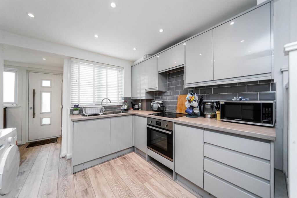 21 Ashingdon Close-12_web.jpg