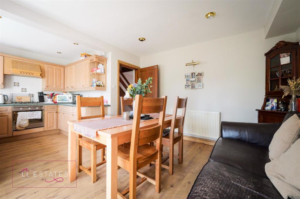 Dining Room.jpg