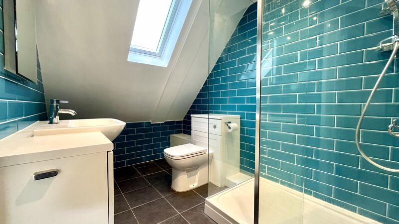 En-Suite to Bedroom 1