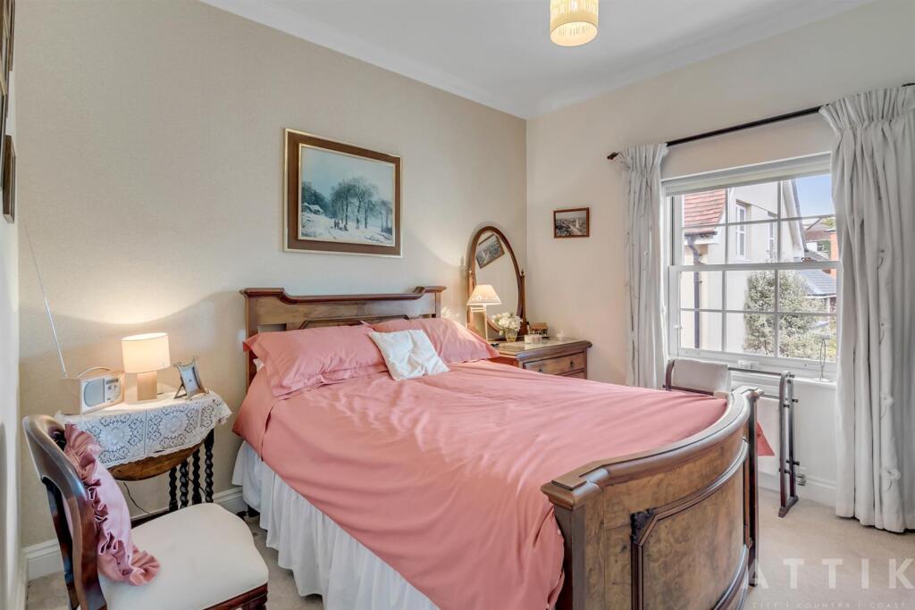 8 Blyth Mews, Halesworth, IP19 8FB (16).jpg