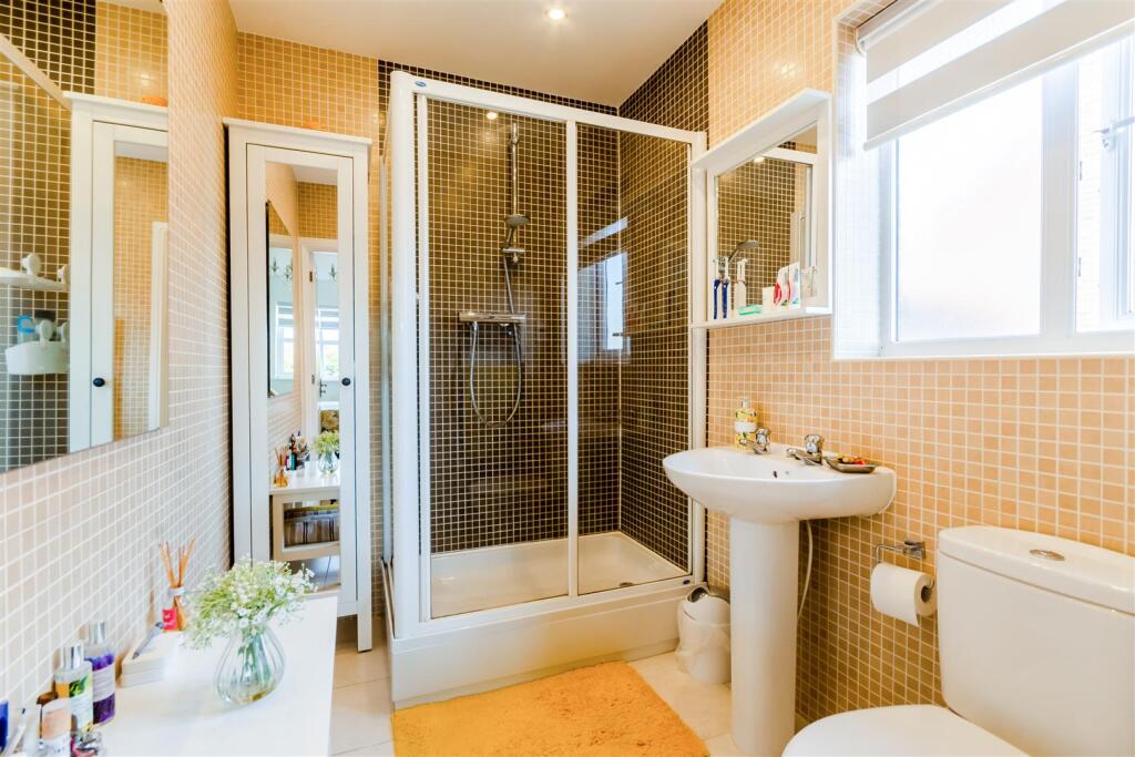 8638099-interior04v2.jpg