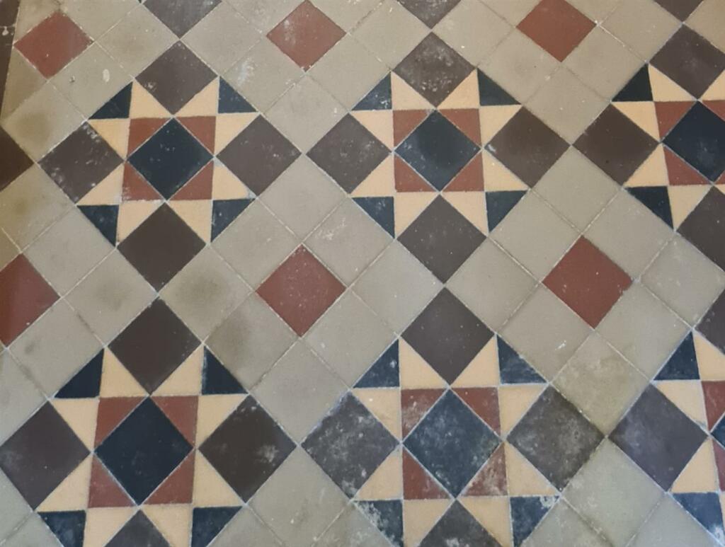 Original Flooring 21 Hanworth Road 02-23.jpg