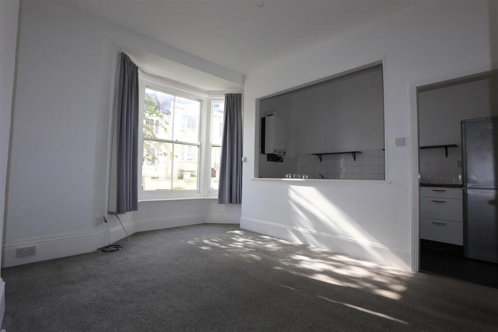 2, 25 CHATHAM PLACE (2).JPG