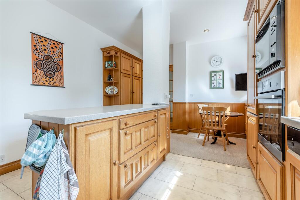 8645957-interior11.jpg