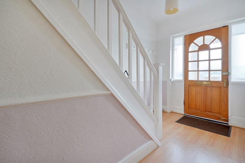 Front Door &amp; Hallway 
