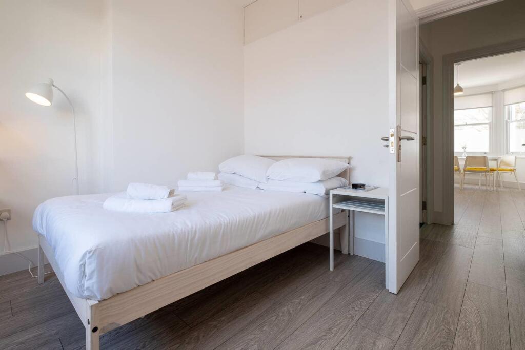 3, 10 Seafield Road (3).jpg