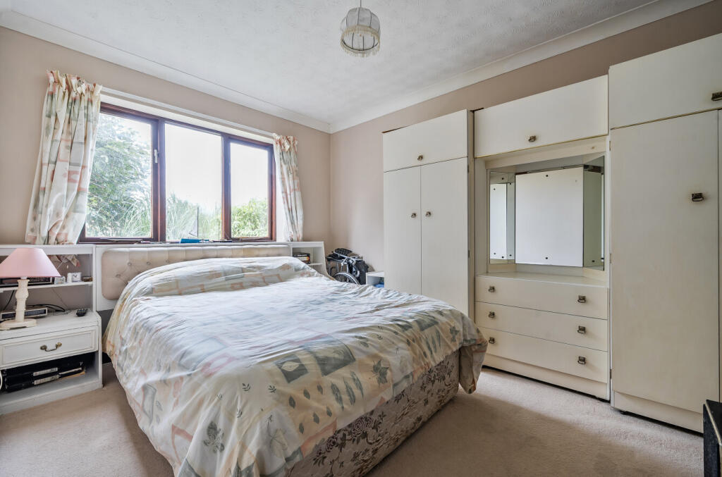 1346399-16-68bb02...