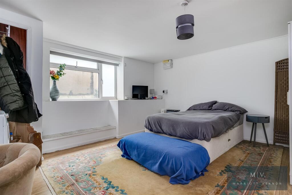 Blackhorse Lane 45 MV-8.jpg