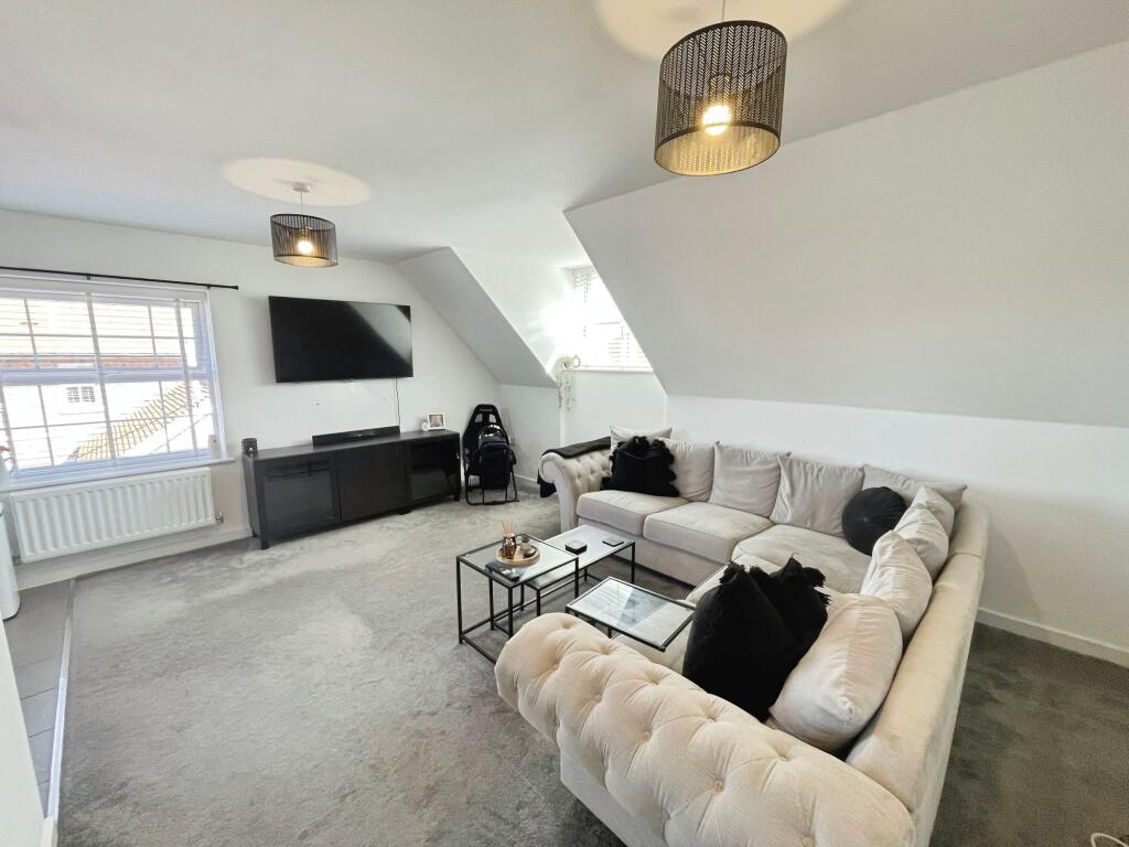 LOUNGE DINING ROOM/KITCHEN