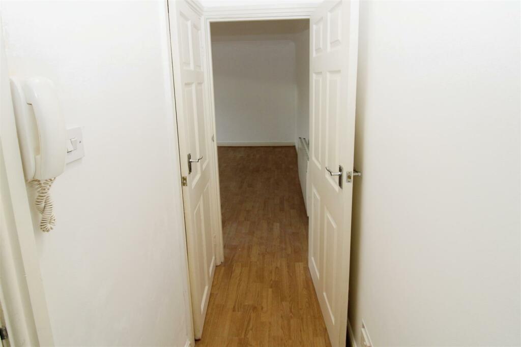 Private Entrance Hall