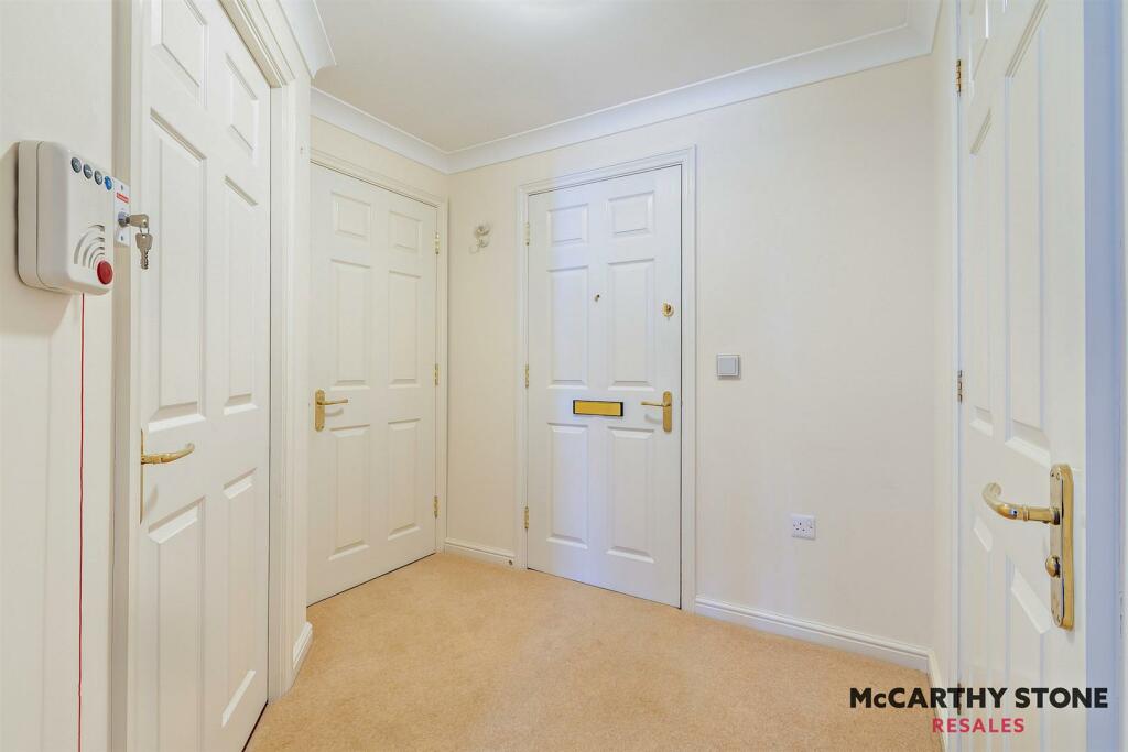 8610103-interior16-800.JPG