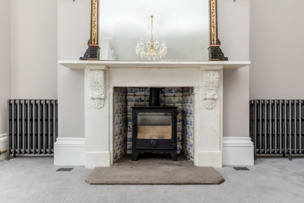 Lansdowne Place, 27, Upper Maisonette-10.JPG