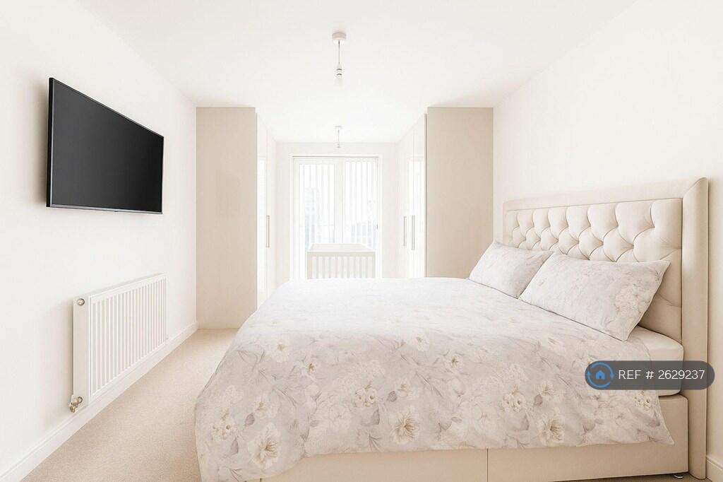 Bedroom 1 (En Suite)