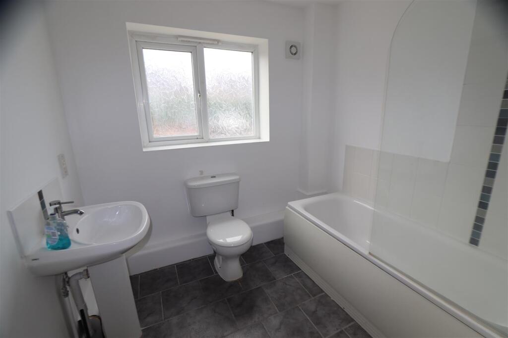 Bathroom.JPG