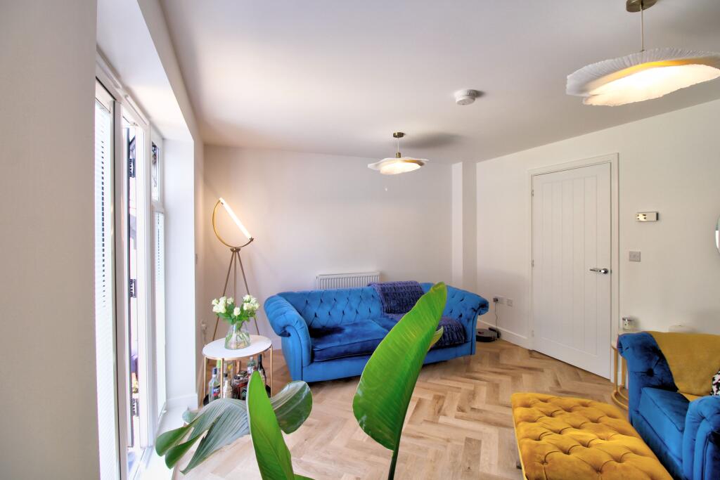 IMG_4664_5_6Interior4