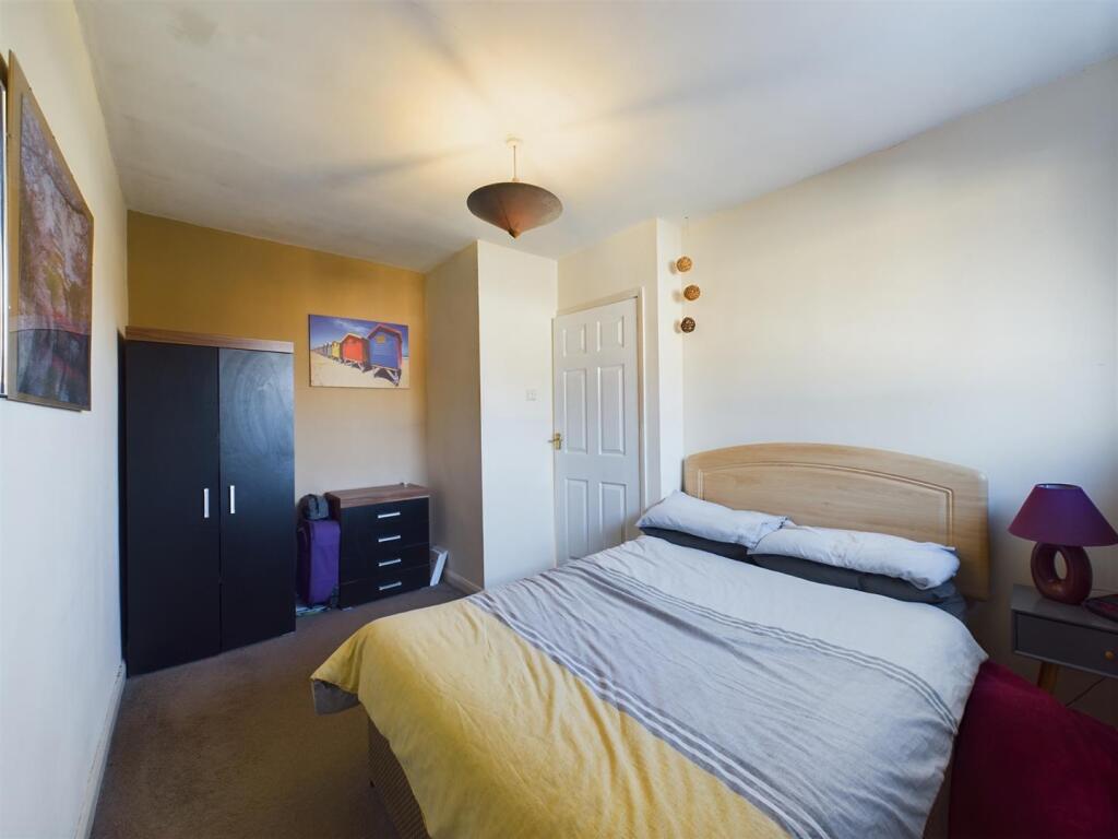 Bed 2 - 3.jpg