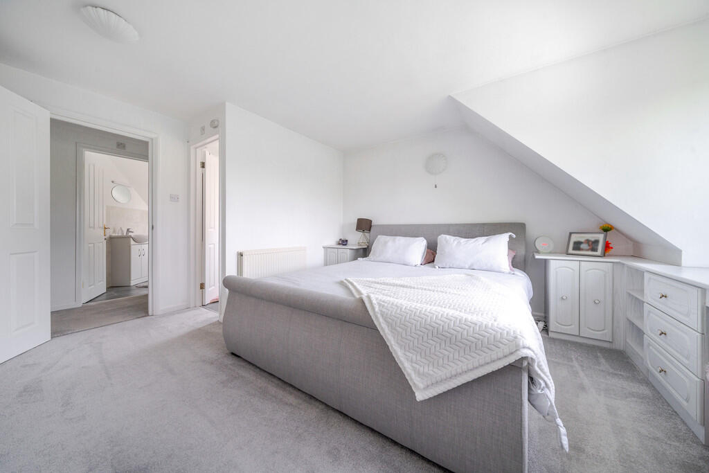 1310557-6-685532a...