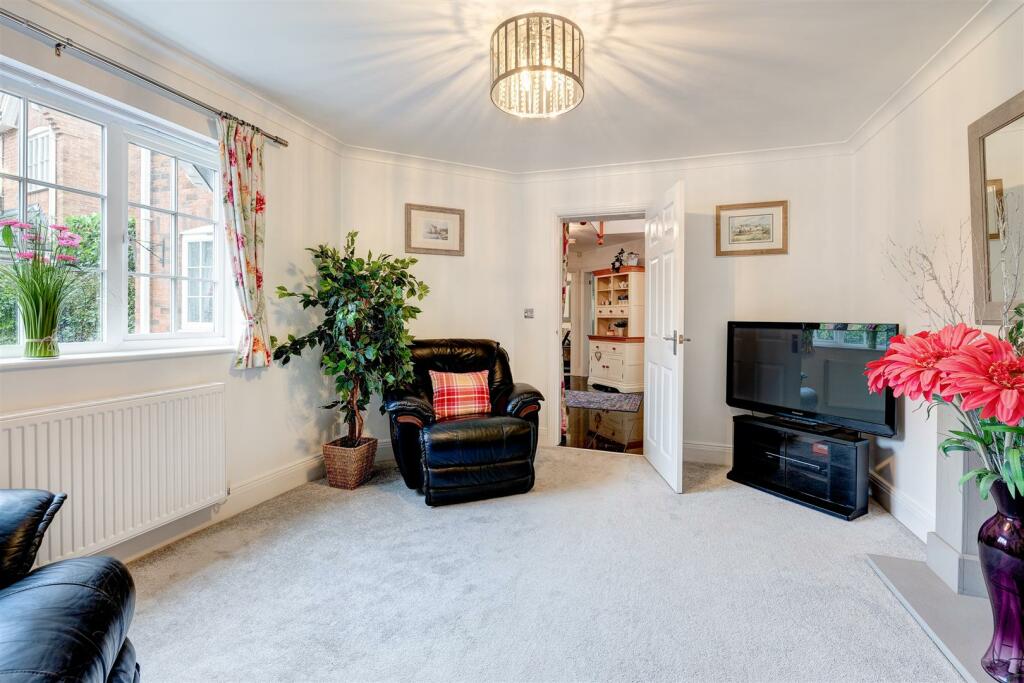 4 The Orchards, Thornton