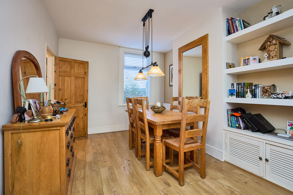 Edward Knight 202...