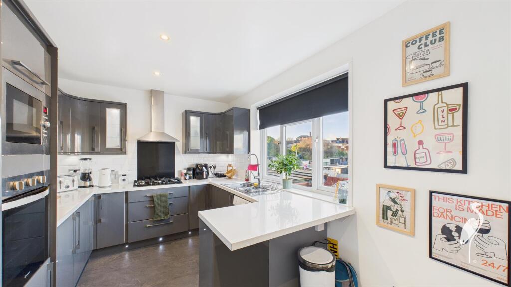 Breakfasting Kitchen