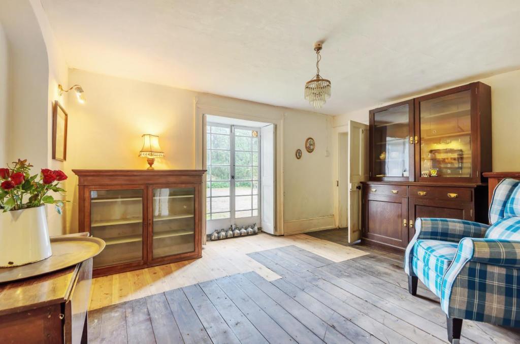 7- Dining Room