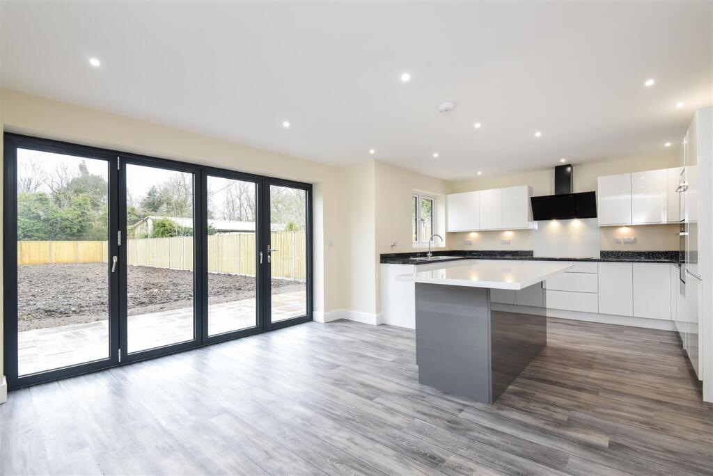 Kitchen/Breakfast Ro