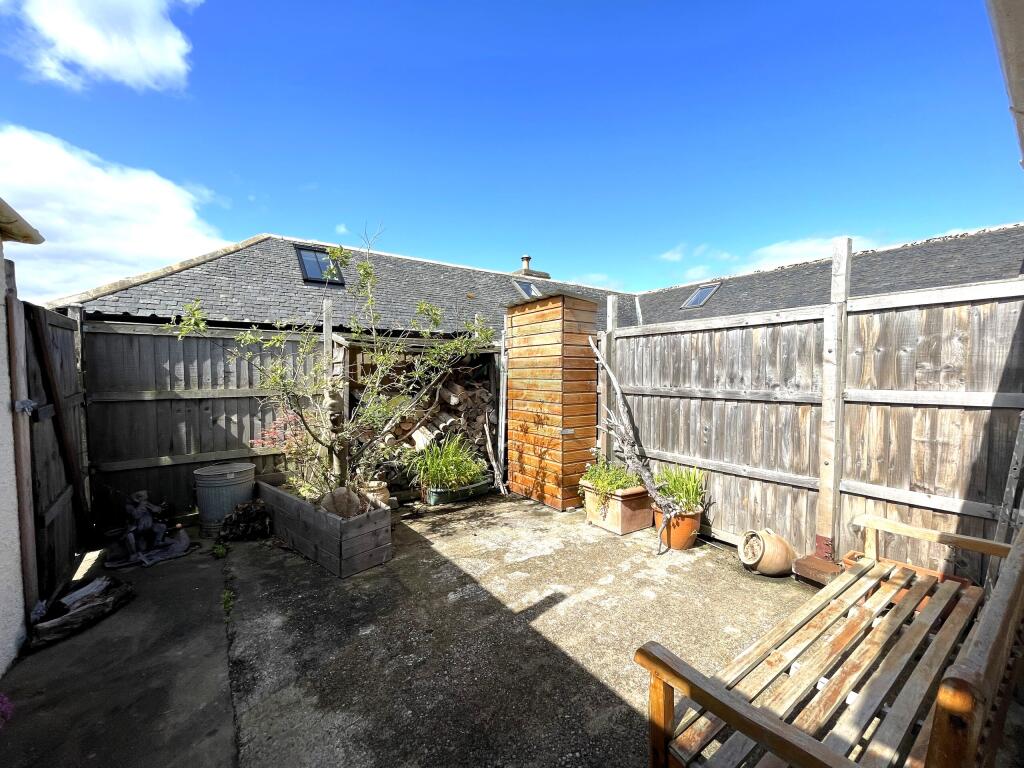 Courtyard a.JPG