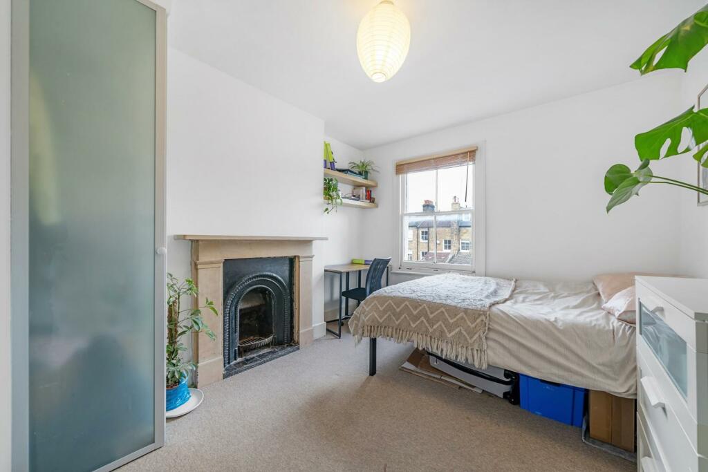 Bedroom 4.jpg