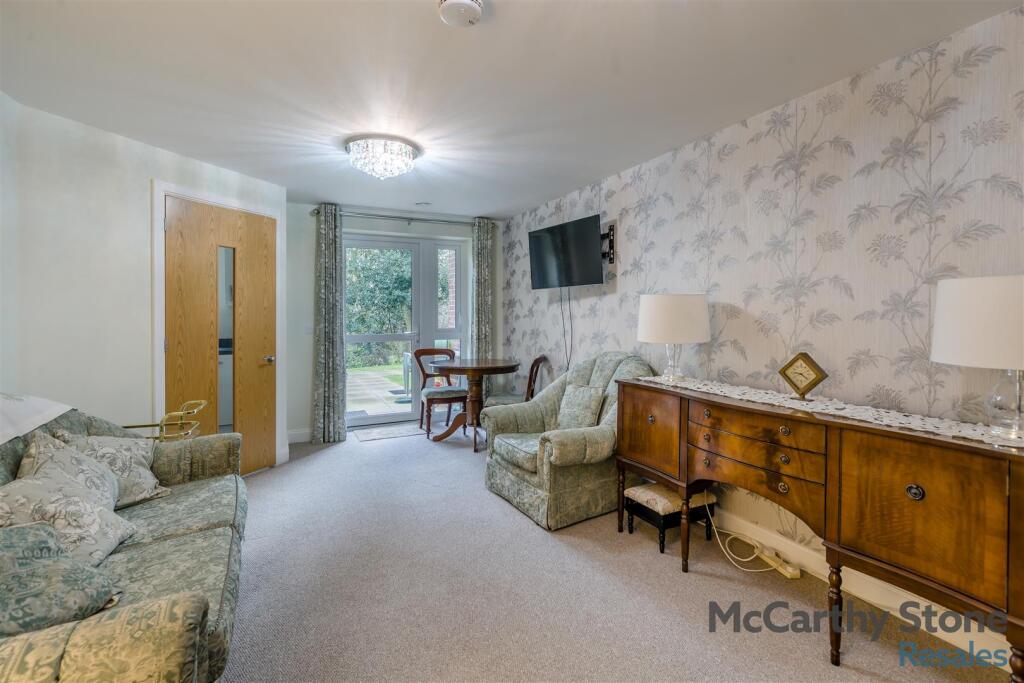 8635393-interior11.jpg