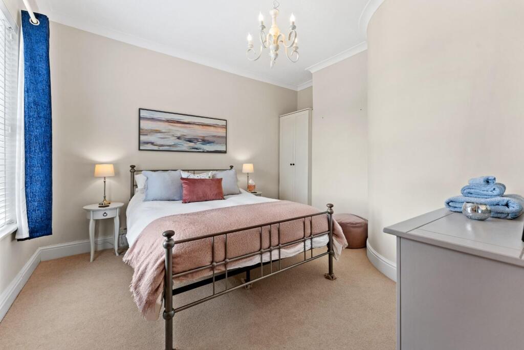 111 HEYES LANE-10.jpg