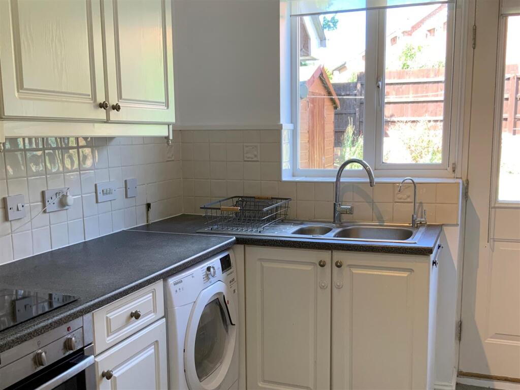 5 kitchen white goods (2).jpeg