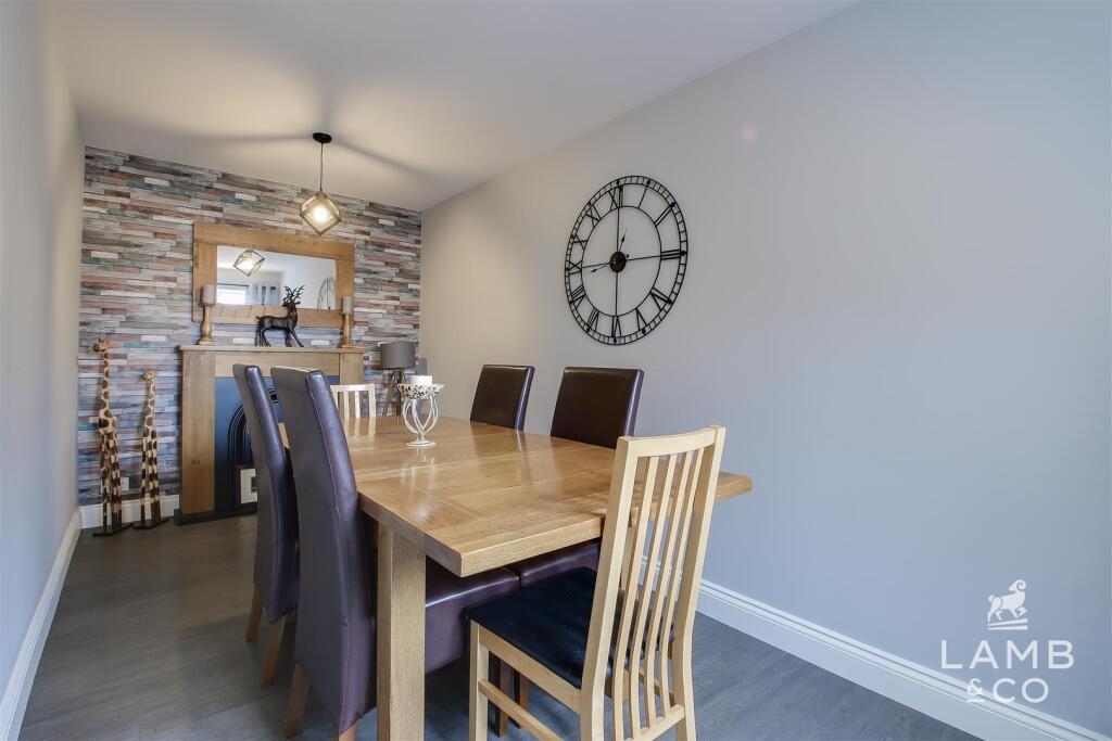 DINING ROOM/BEDROOM
