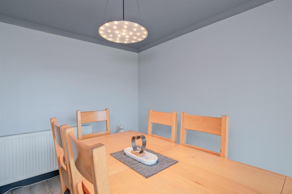 022-32 Kenmore Way, Carluke ML8 5RZ.jpg