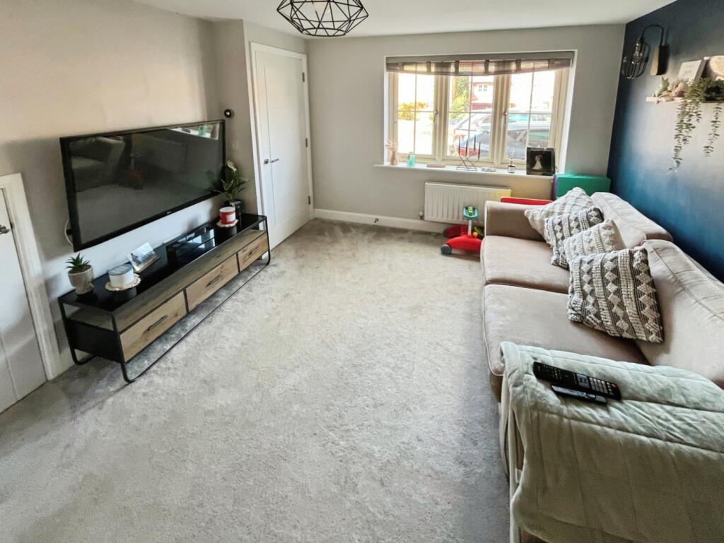 pbox-living_room-335893.jpg