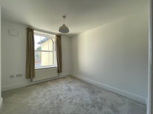 Bedroom 2 T202511051241.jpg