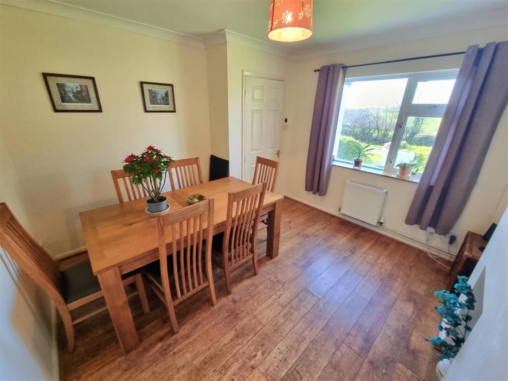 Dining room.jpg