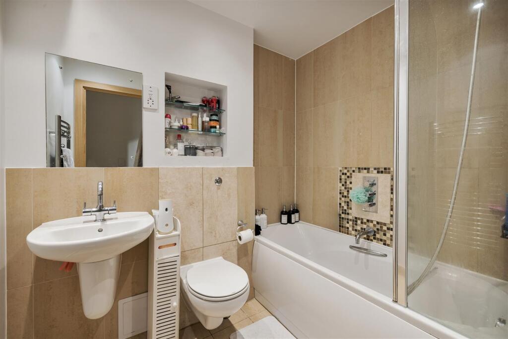 Mornington Road, IG8