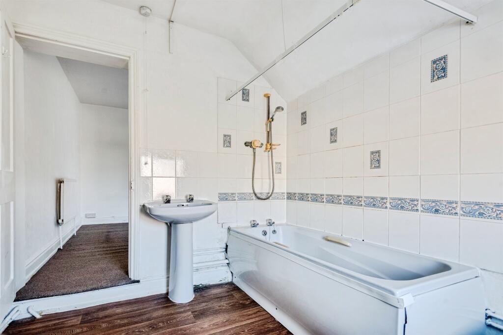En-suite Bathroom