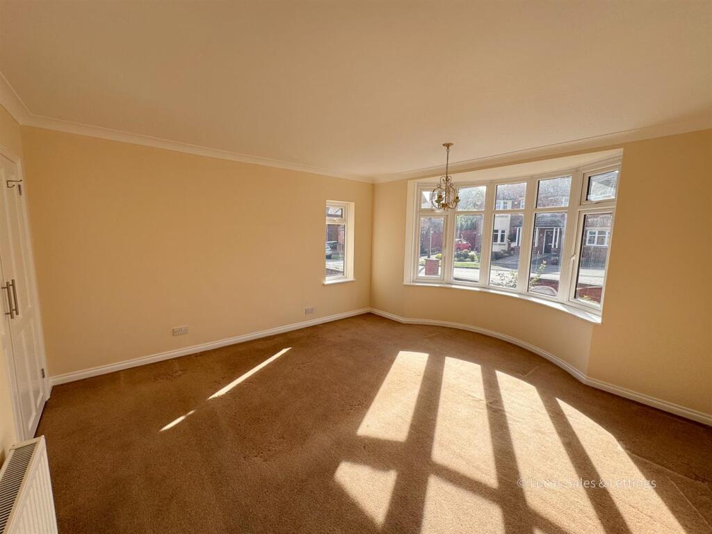 3 Larch Rd Kettering-26.jpg