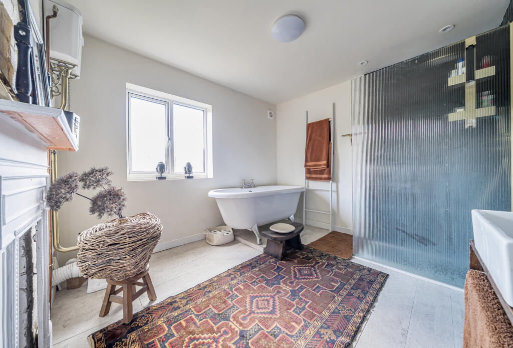 1341918-5-68af086...