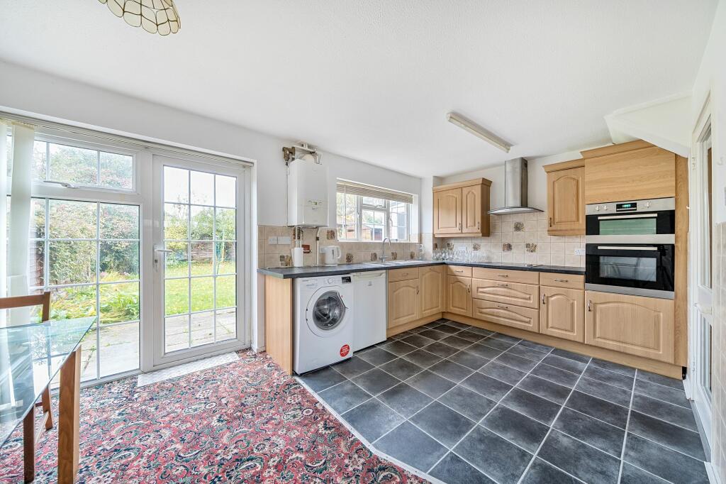 Kitchen/Dining Room (3)