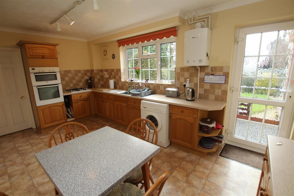 Kitchen / Breakfast Room