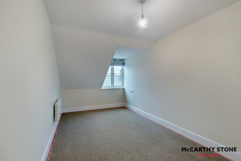 8596902-interior10-800.JPG