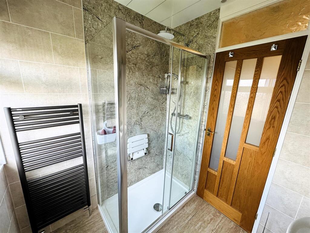 Shower room.1.jpg