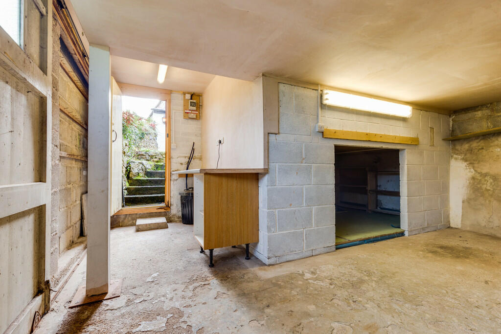 Utility Room, Gar...