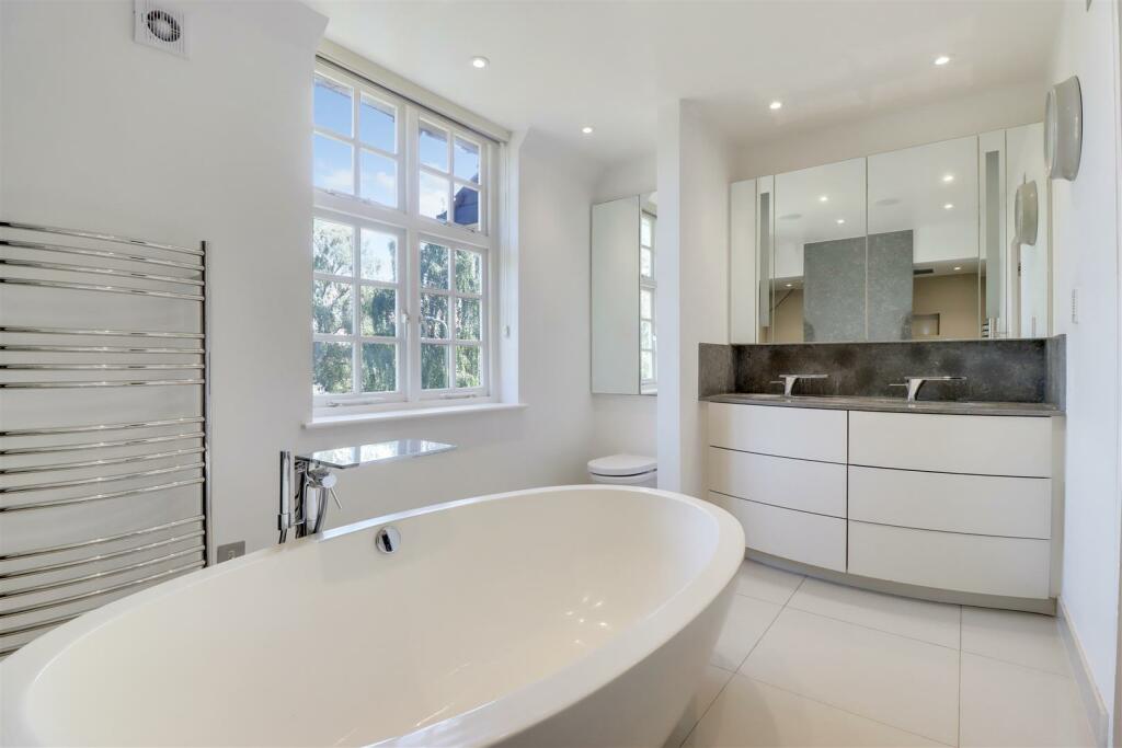 ENSUITE.jpg